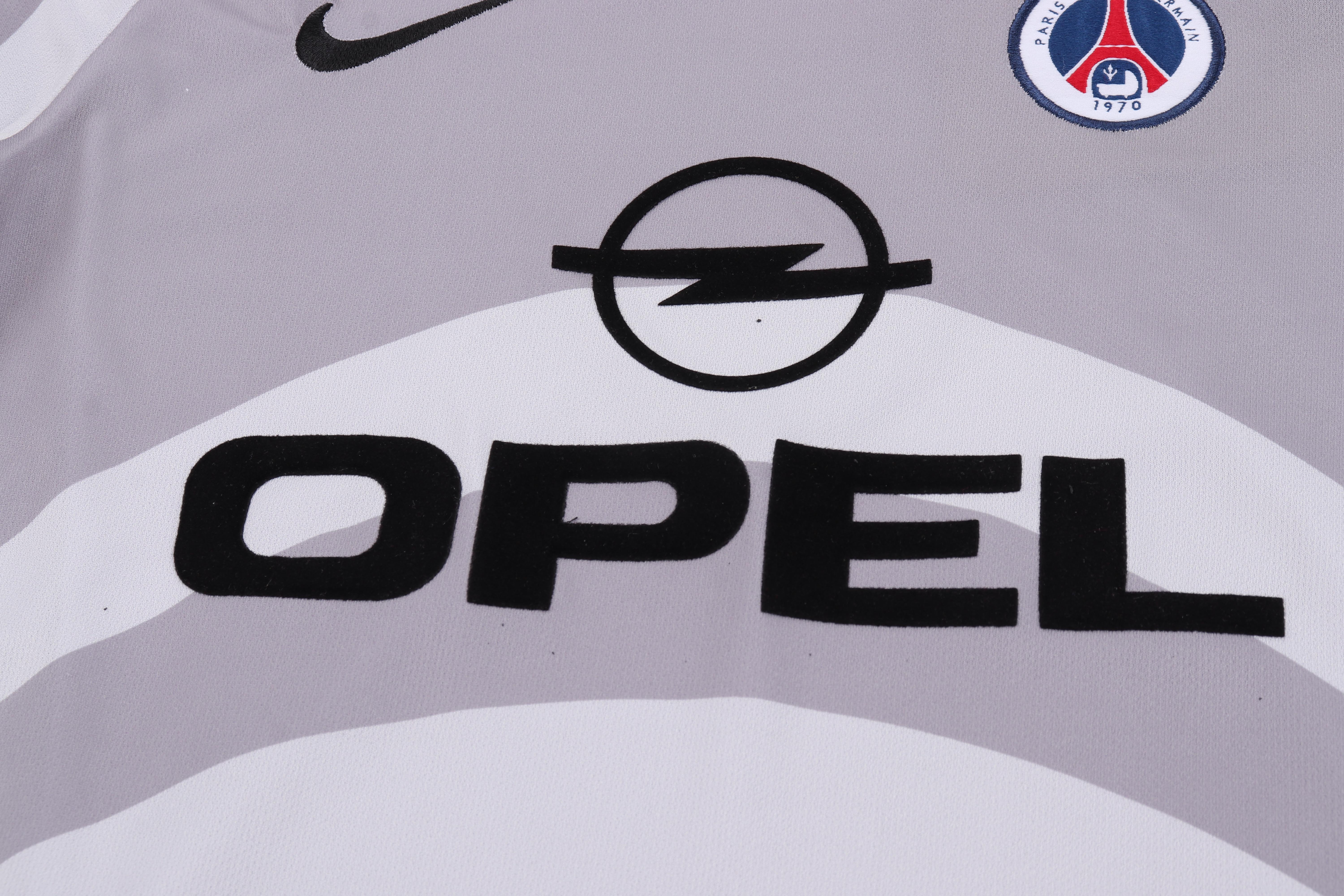 2001-02 PSG Away