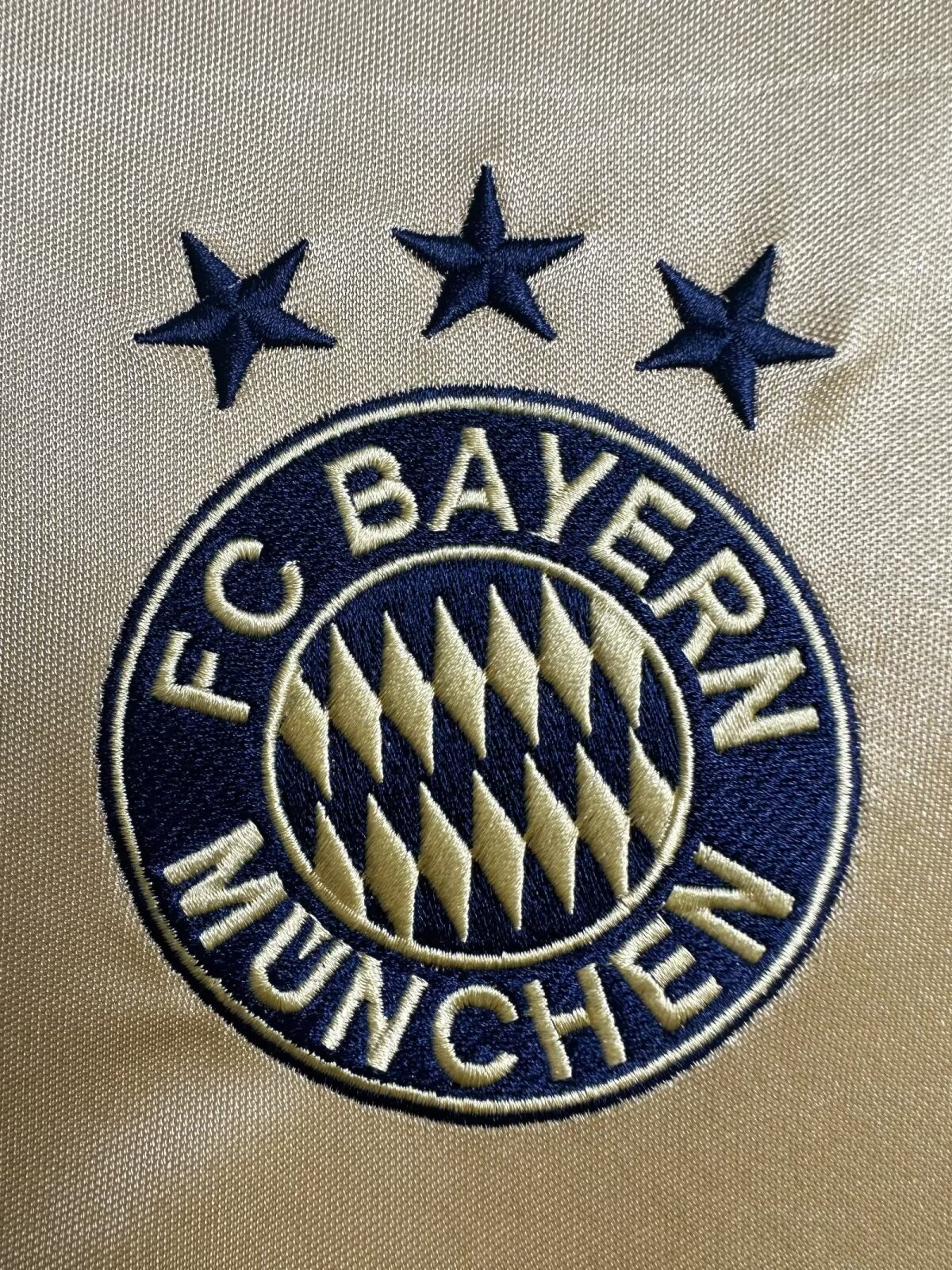 2003-04 Bayern Munich Away