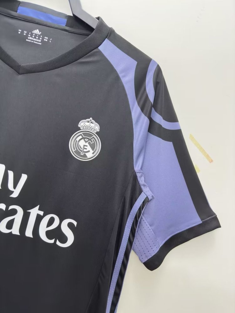 16-17 Real Madrid Second Away
