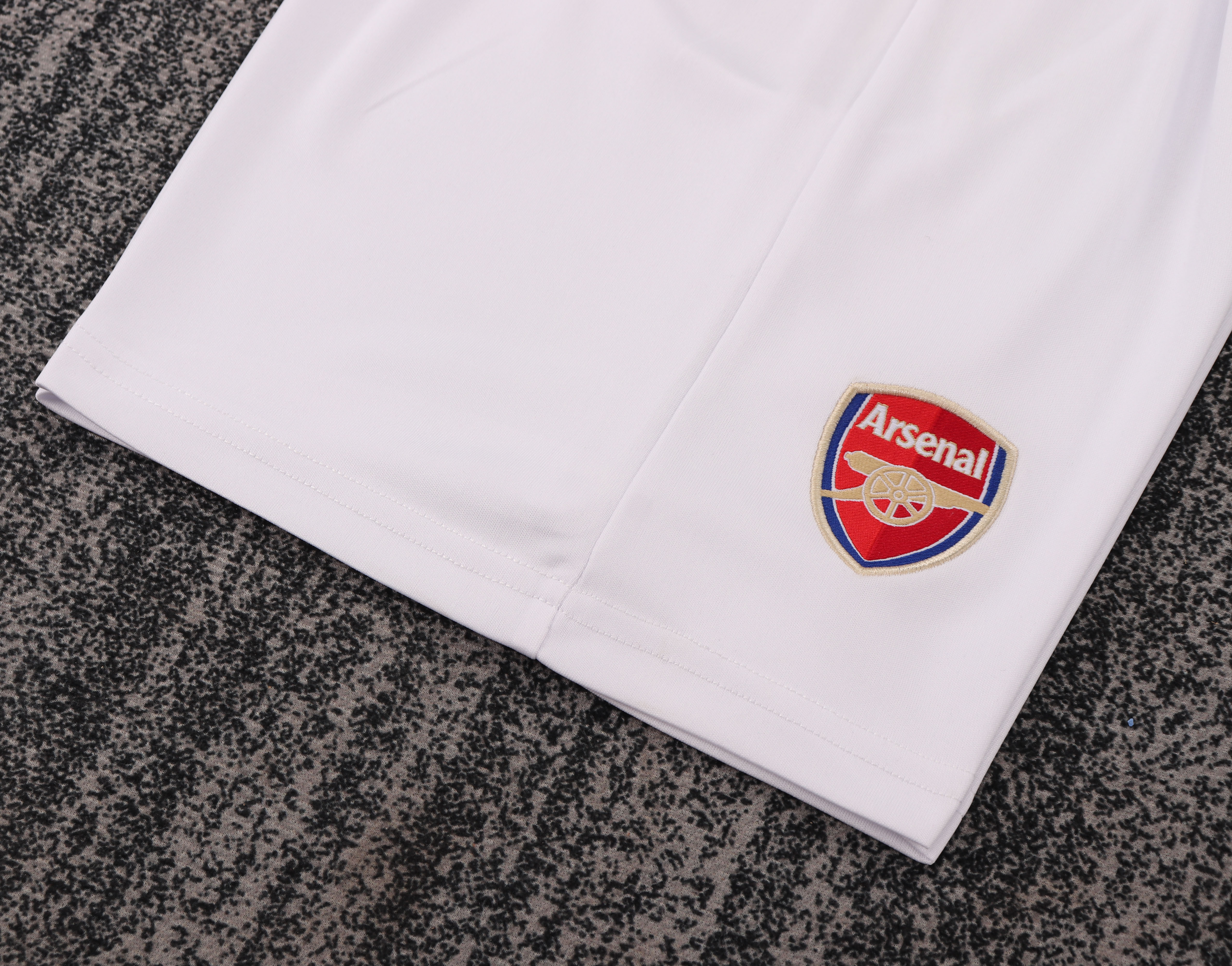 04-05 Arsenal Home