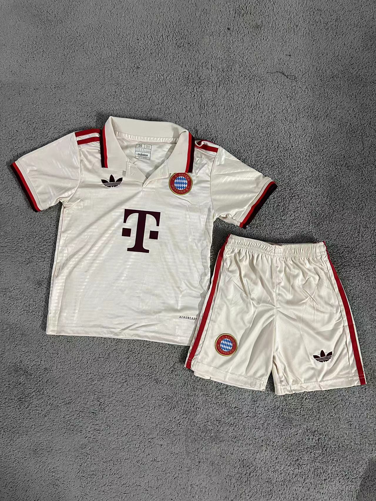 24-25 Bayern Munich Second Away