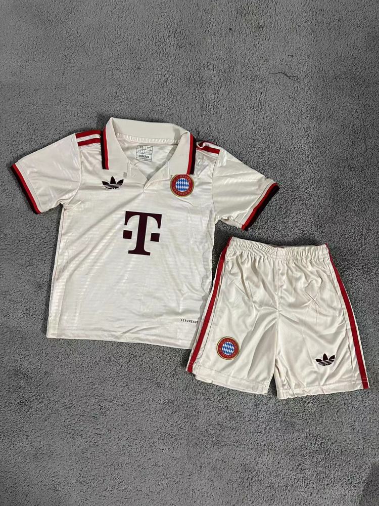 24-25 Bayern Munich Second Away