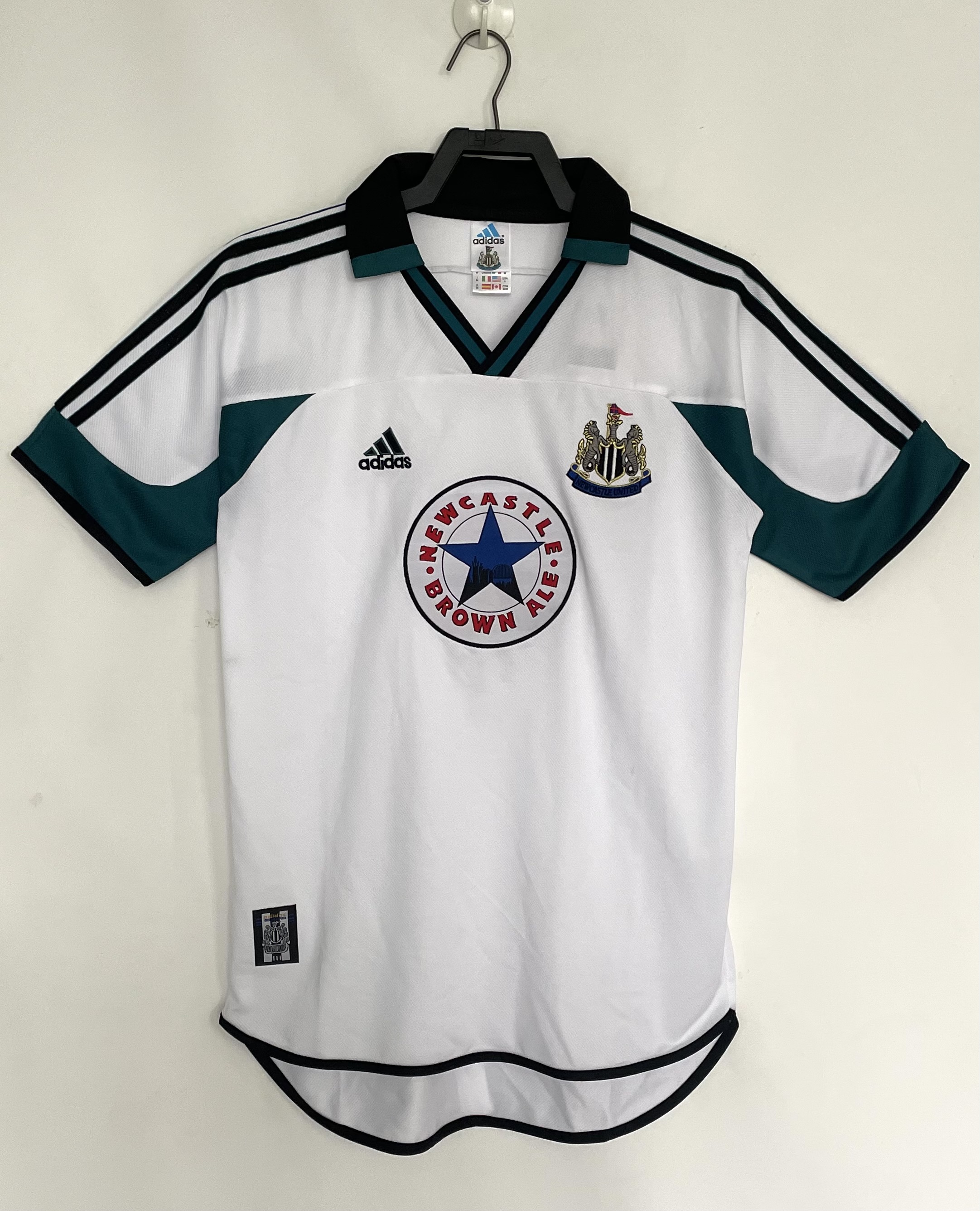 1999-00Newcastle Away
