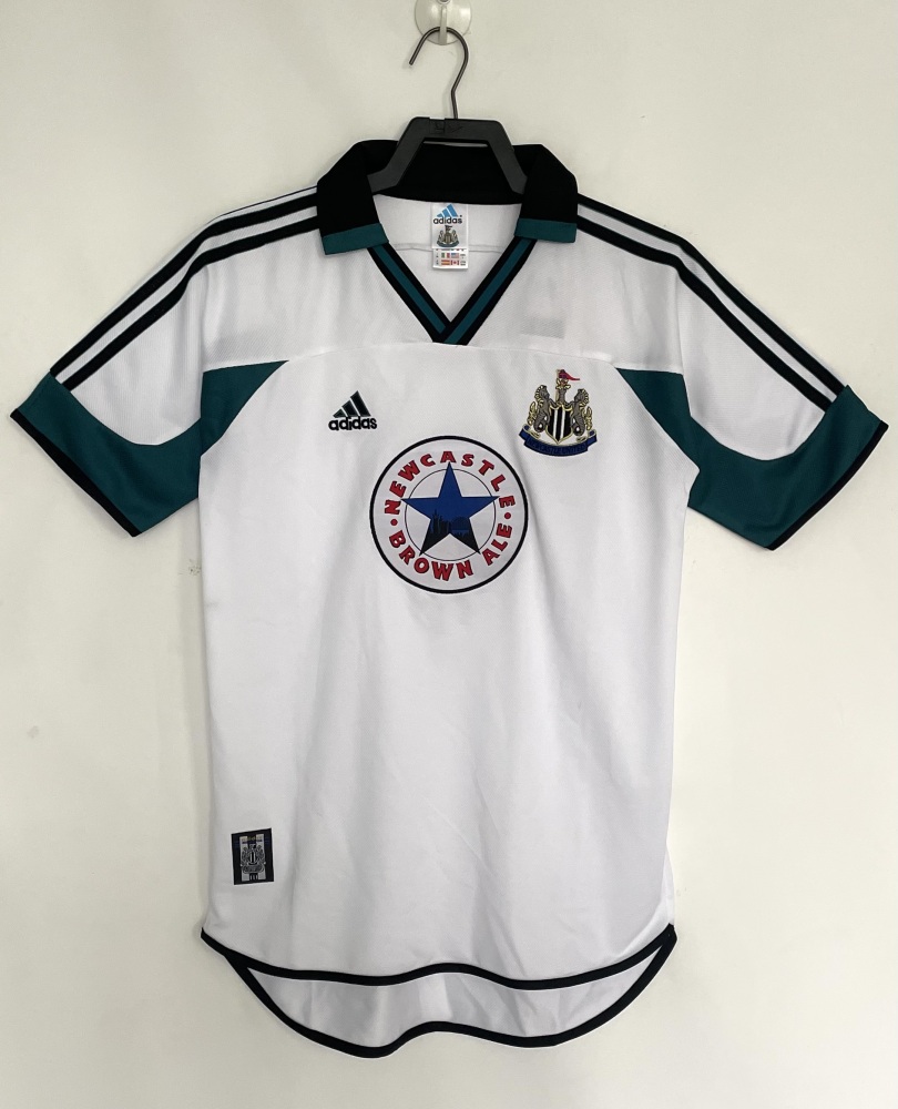 1999-00Newcastle Away