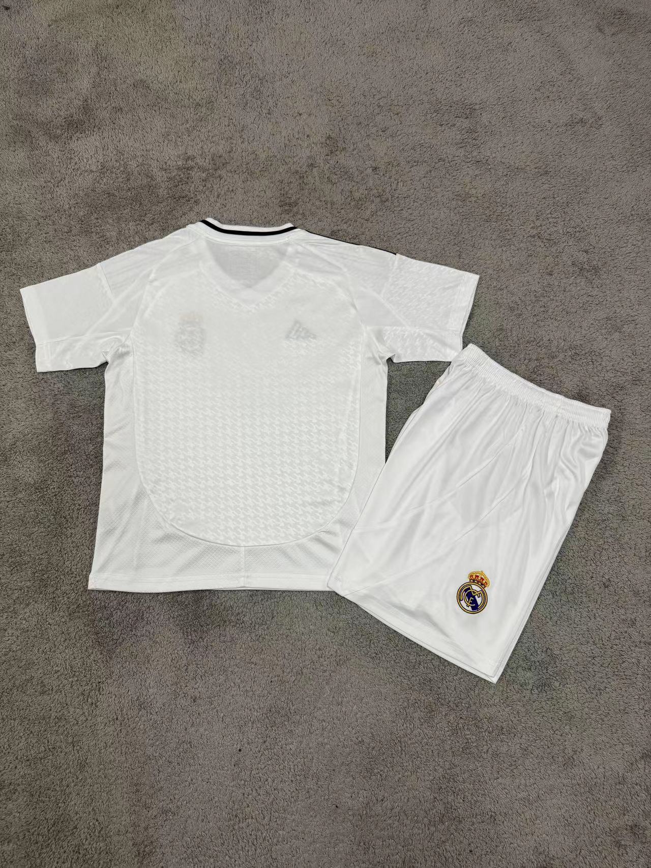 24-25 Real Madrid Home