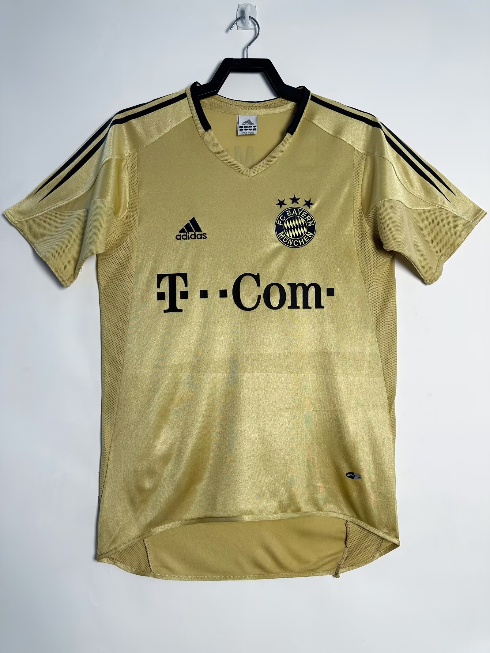2003-04 Bayern Munich Away