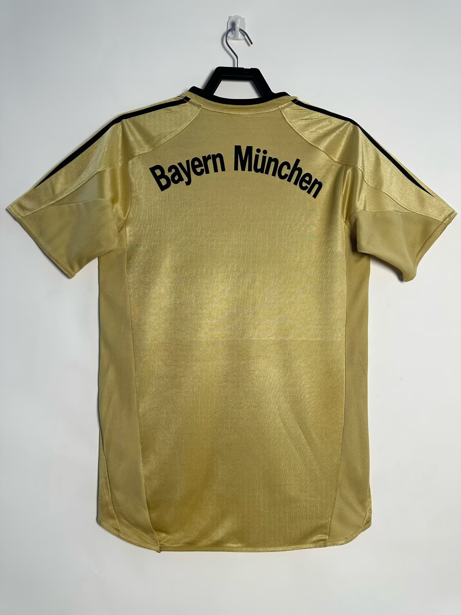 2003-04 Bayern Munich Away