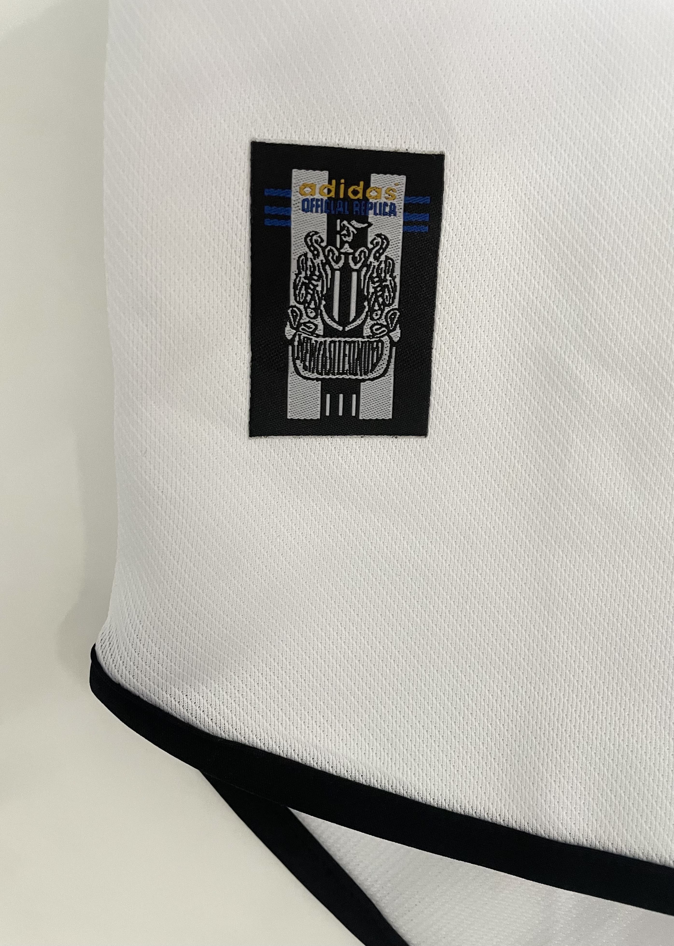 1999-00Newcastle Away