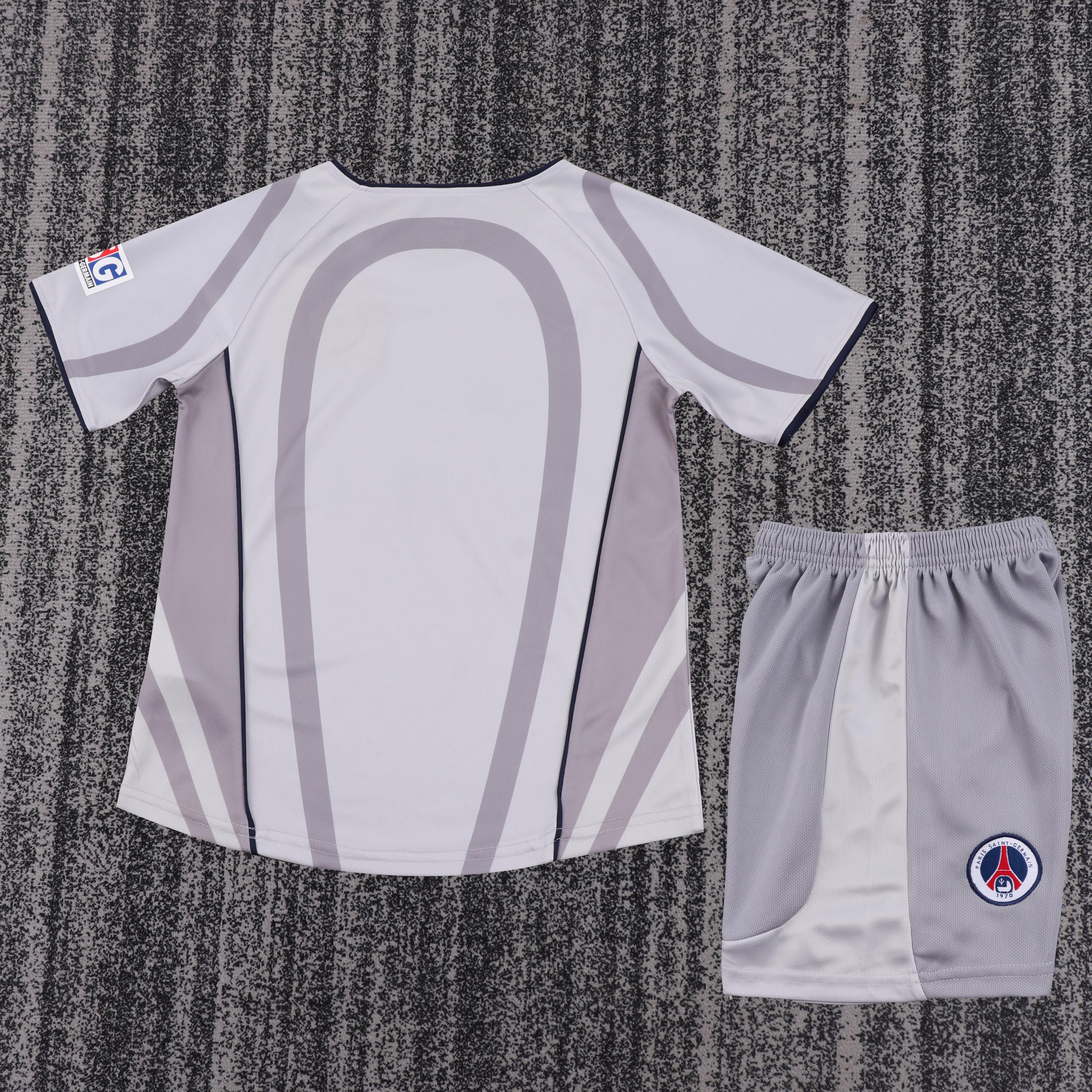 2001-02 PSG Away