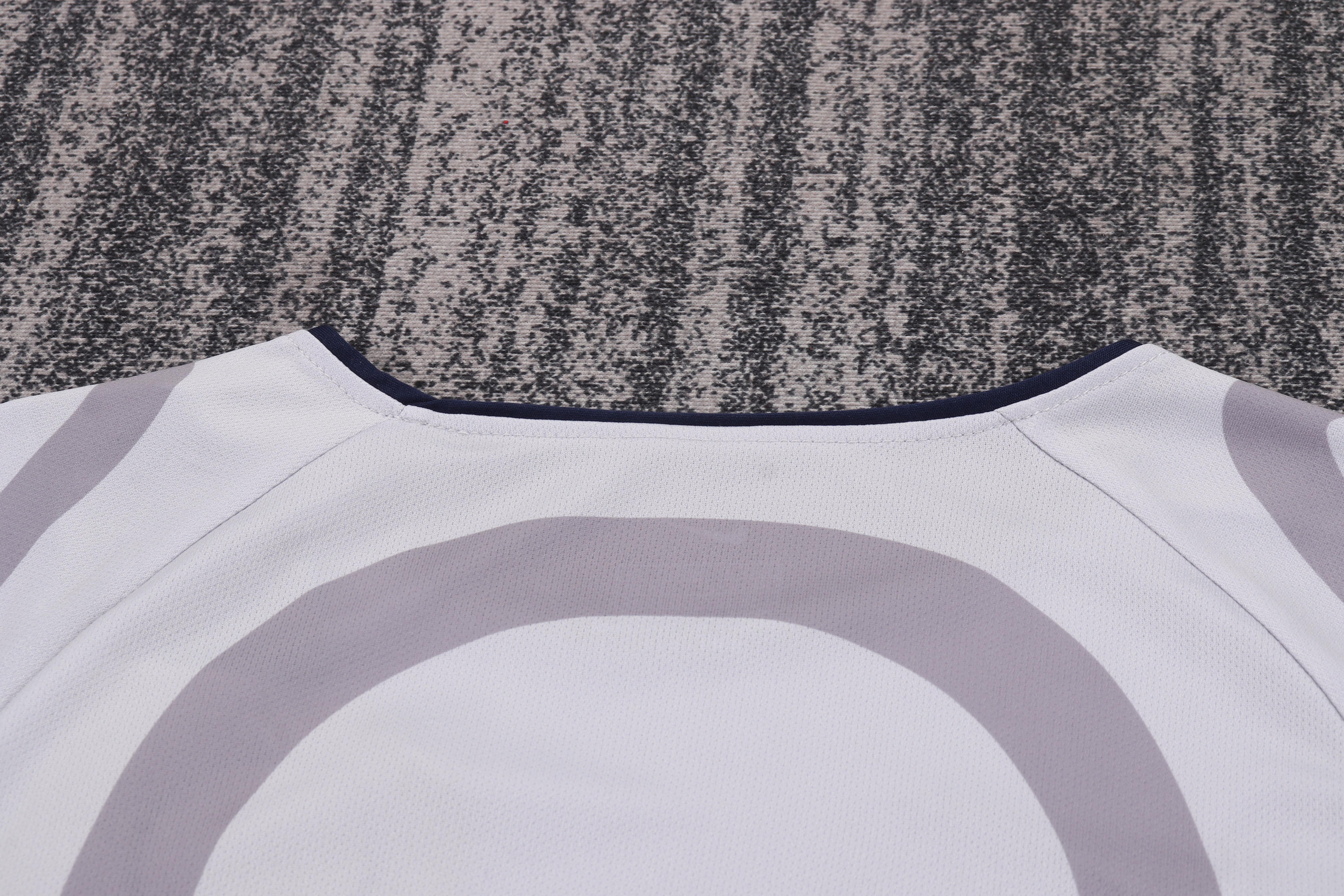 2001-02 PSG Away