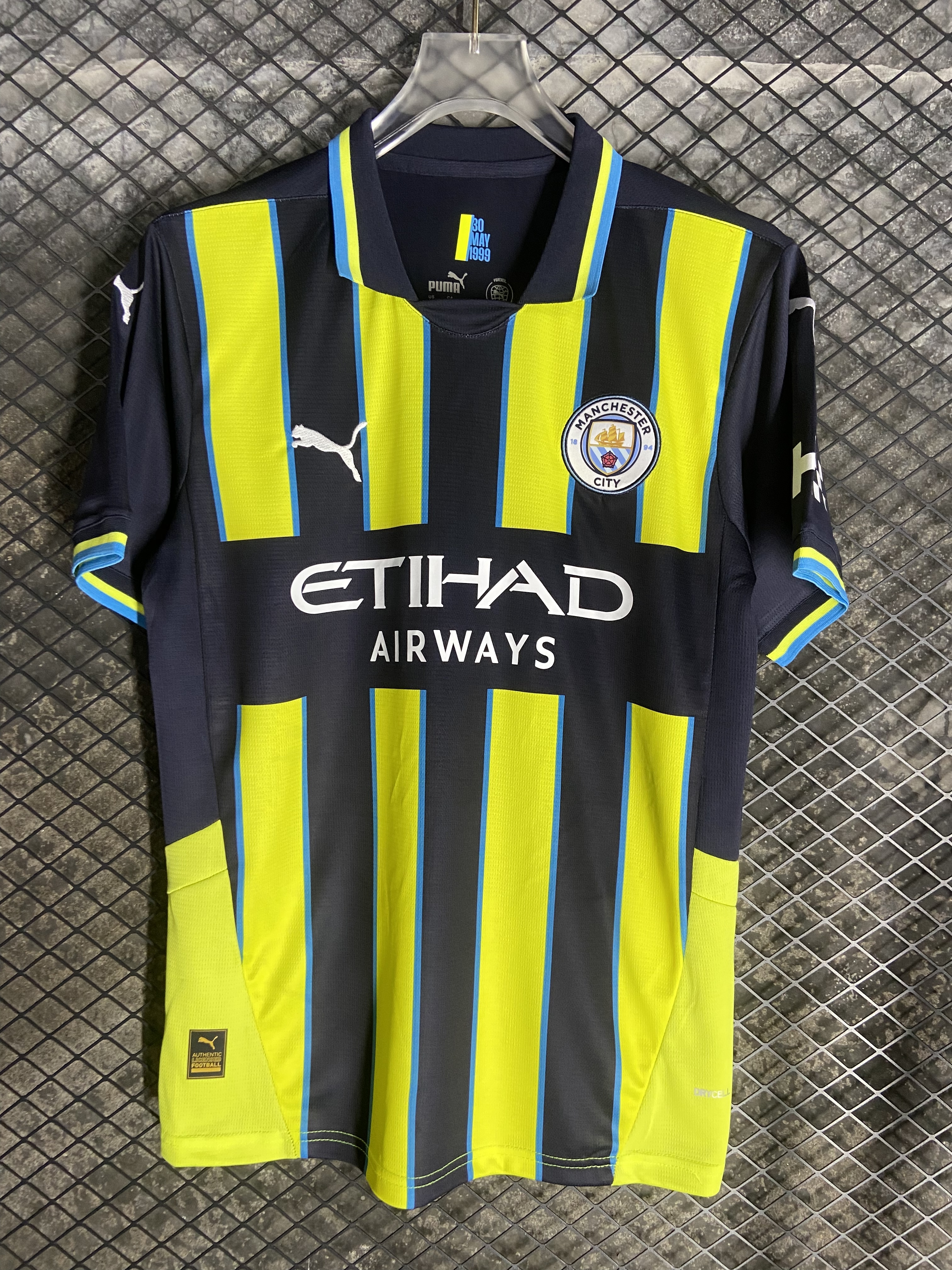 24-25 Manchester City Second Away