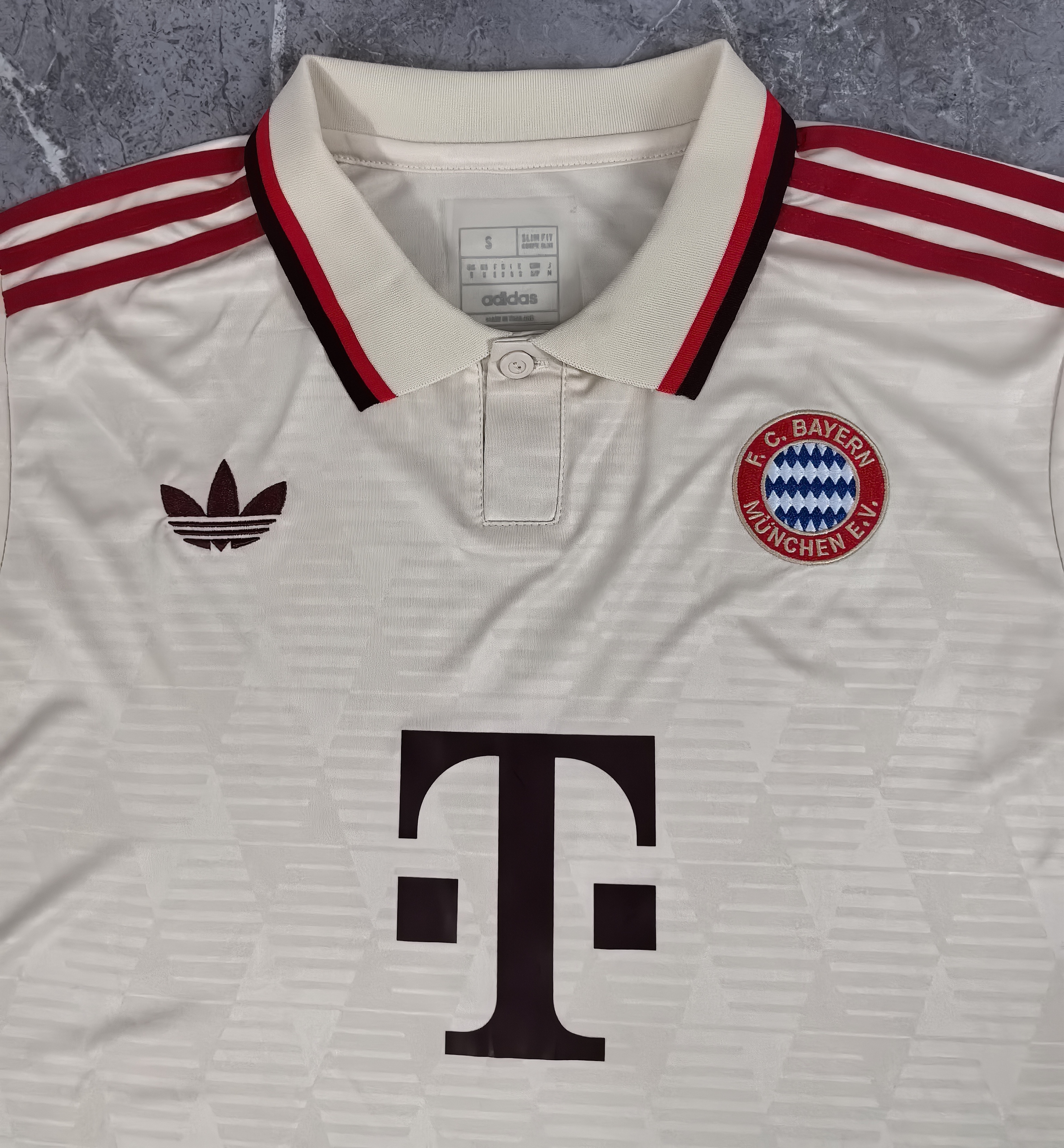 24-25 Bayern Munich Second Away