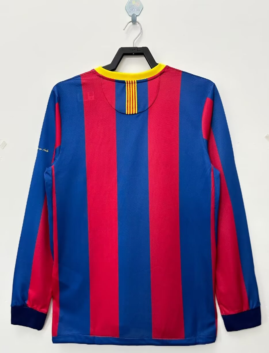 2010-11 Barcelona home uniform with long sleeves