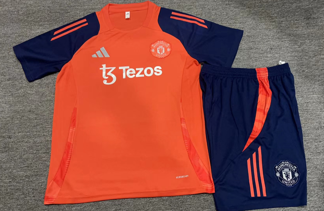 2425 short-sleeved Manchester United orange color