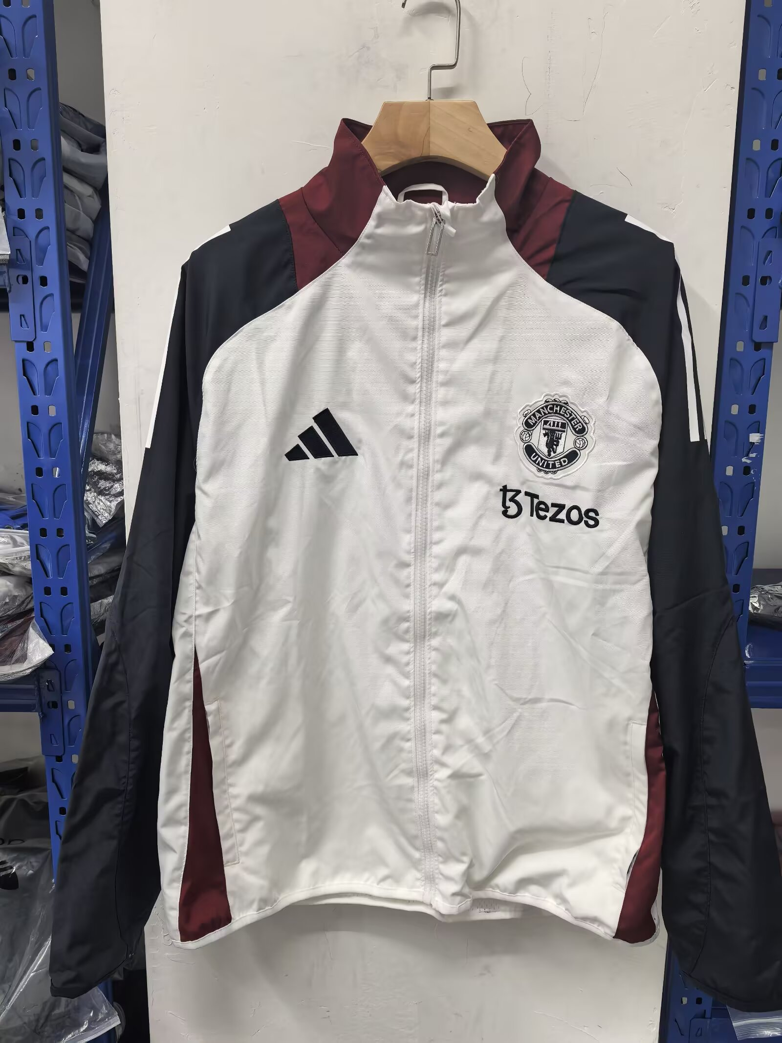 Manchester United retro windbreaker jacket