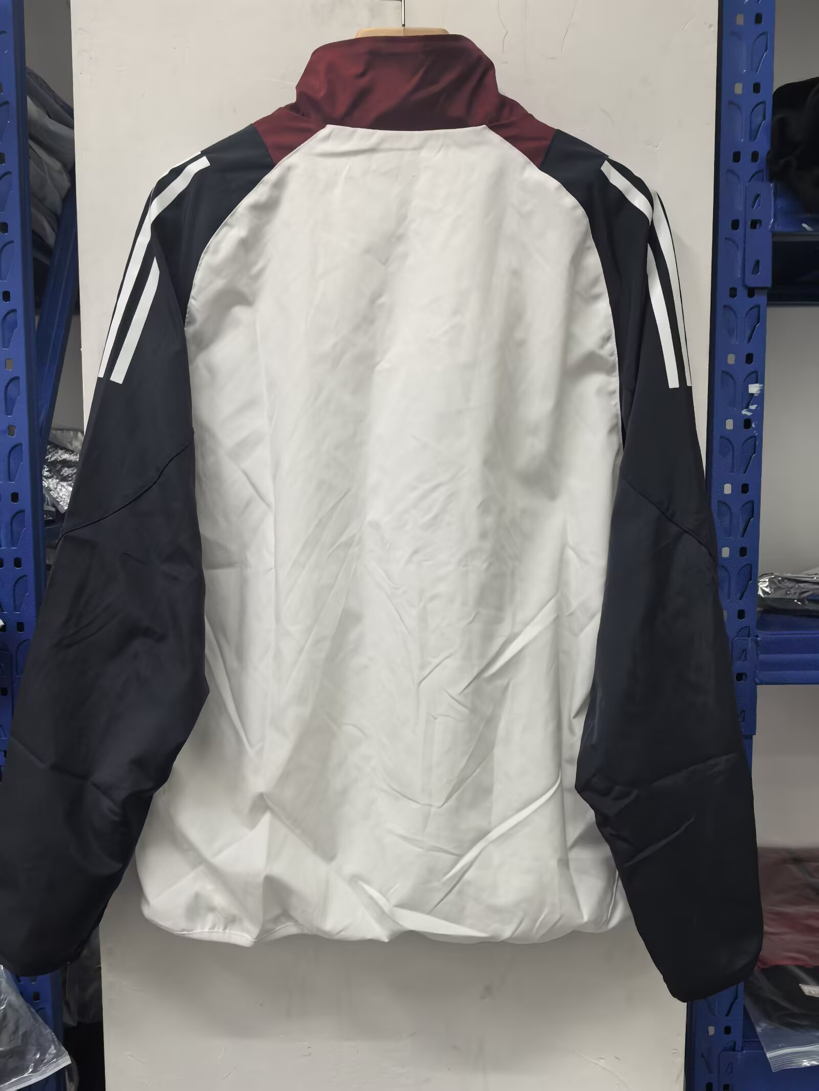 Manchester United retro windbreaker jacket