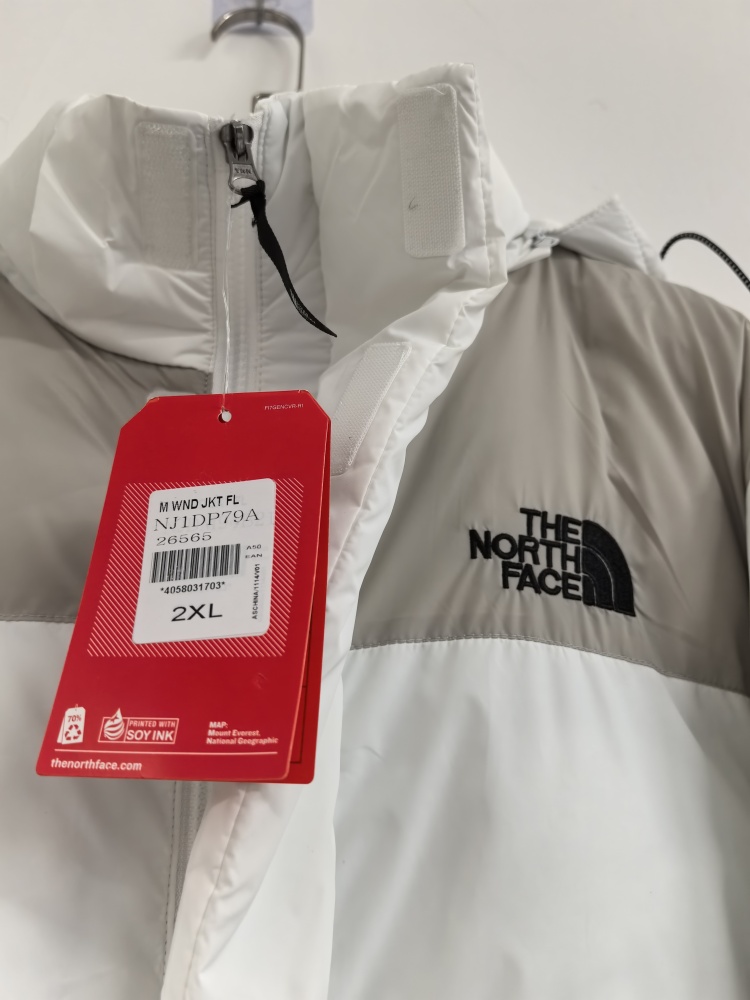 North-facing coat    white
