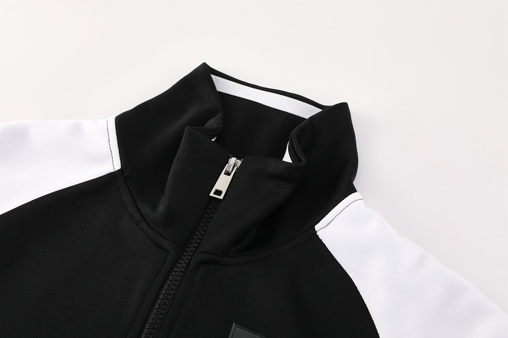 NJ17Set of clothing