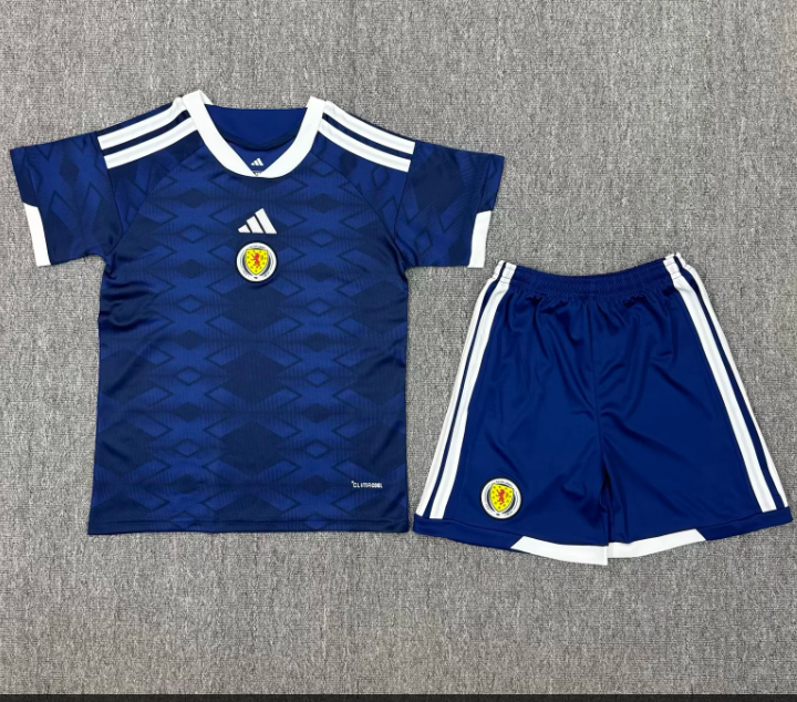 26 27 Scottish Homecoming Children's Clothing