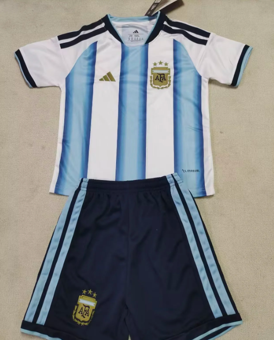 26 & 27 Argentine children's home and away clothing