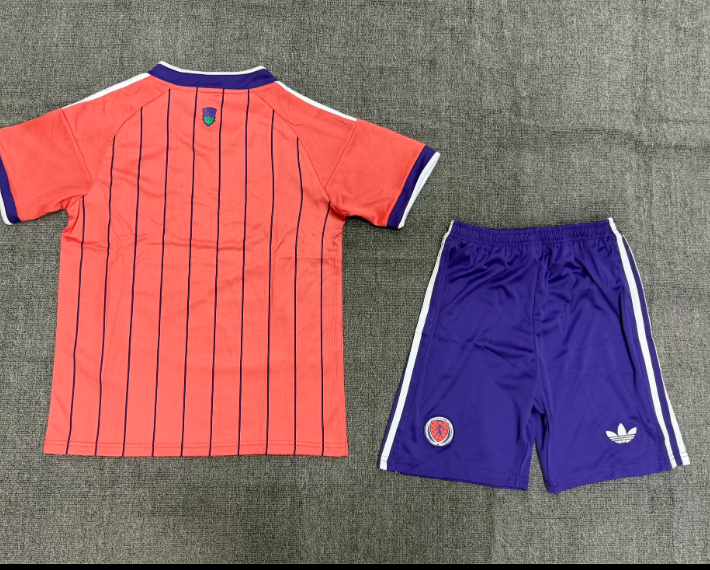 26 27 Scottish Homecoming Children's Clothing