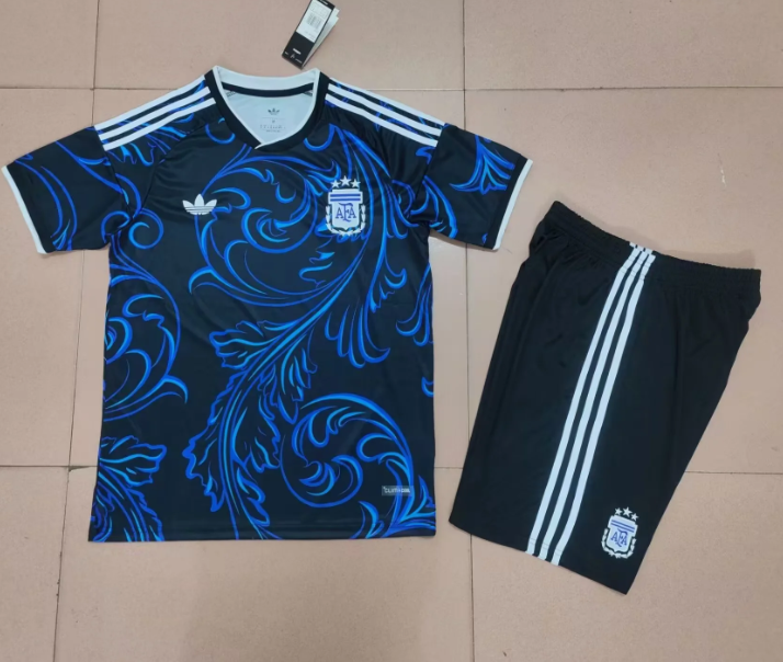 26 & 27 Argentine children's home and away clothing