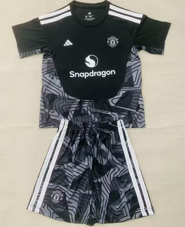 26/27 New Style (Manchester United Black Goalkeeper) Children's Clothing
