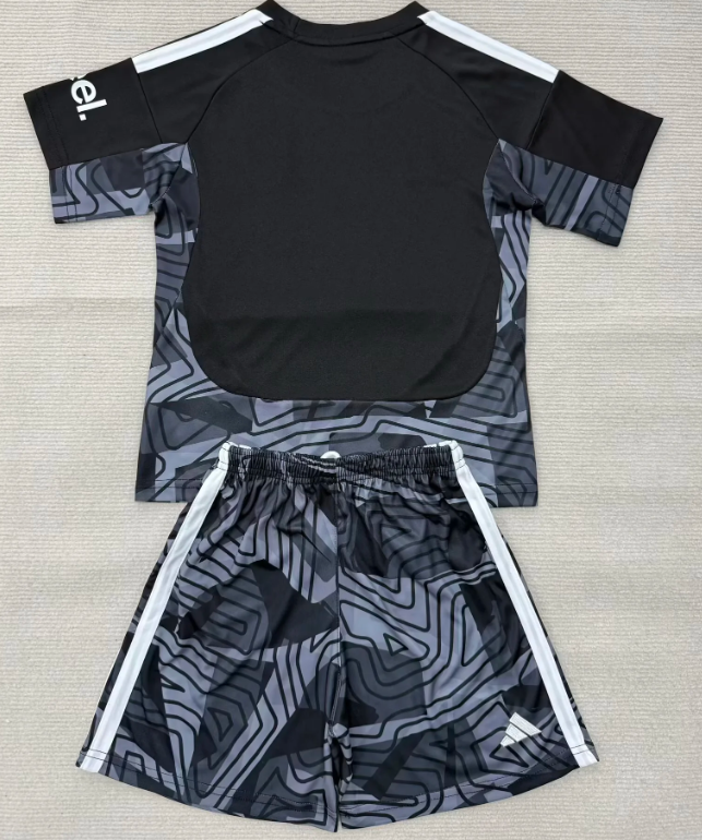 26/27 New Arsenal Black Goalkeeper Adult Set