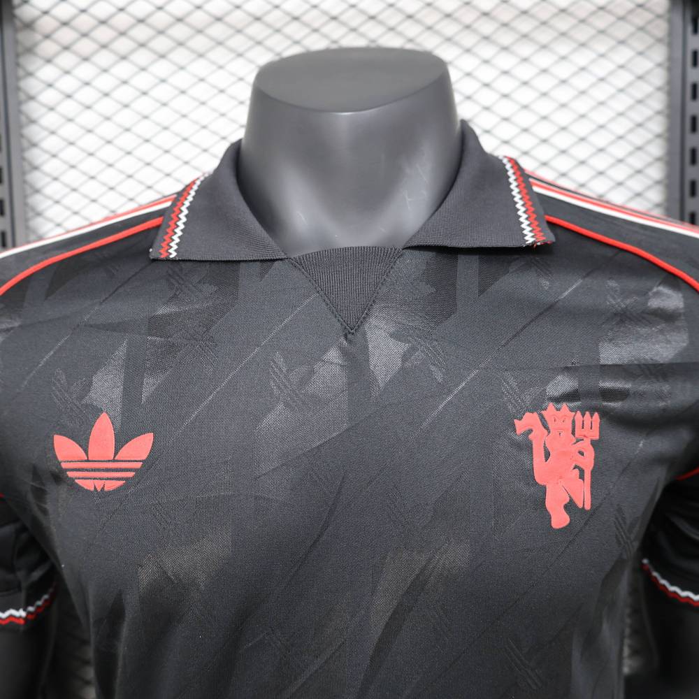 2024/2025  Manchester United black Retro soccer jersey For Player Version