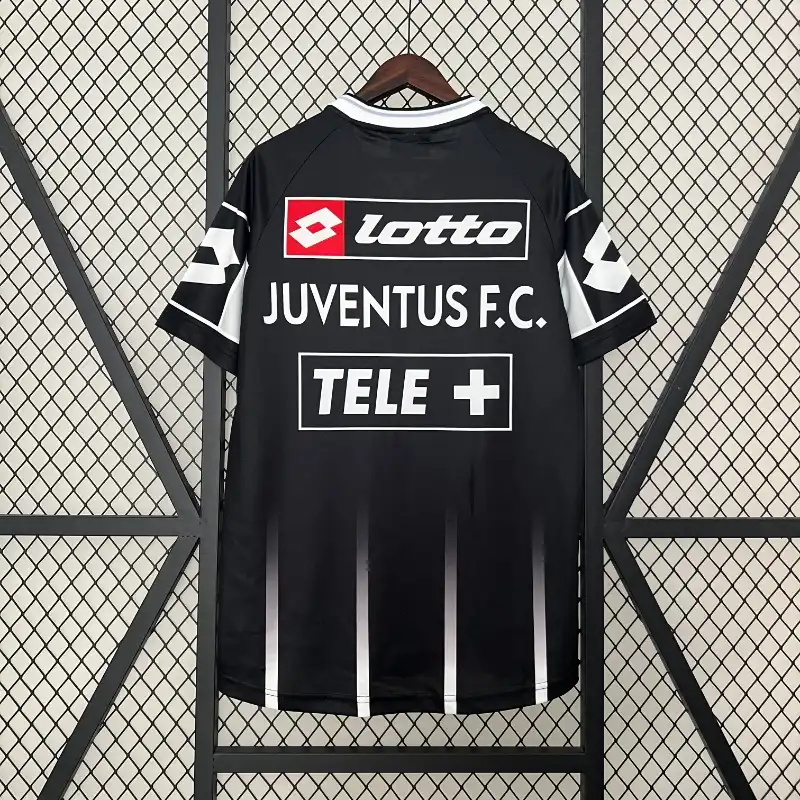 Retro 2000-2001 Juventus Black Soccer Jersey