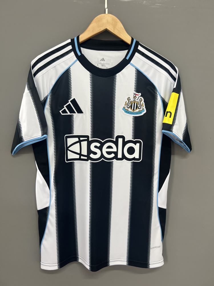 25/26 Newcastle United Home Football Shirt（ Fans Edition ）