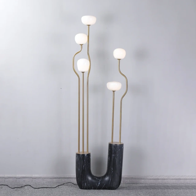 F-8102