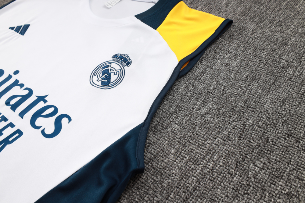 2024/202 Real Madrid white adult vest training suit (Adult Kit)