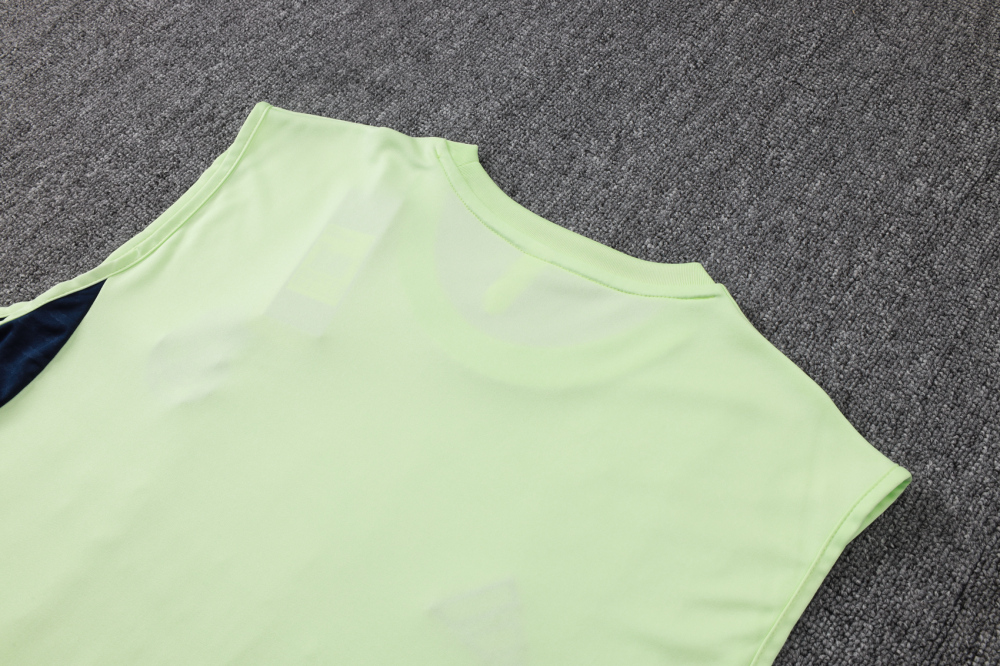 2025/2026 Real Madrid light green adult vest training suit (Adult Kit)
