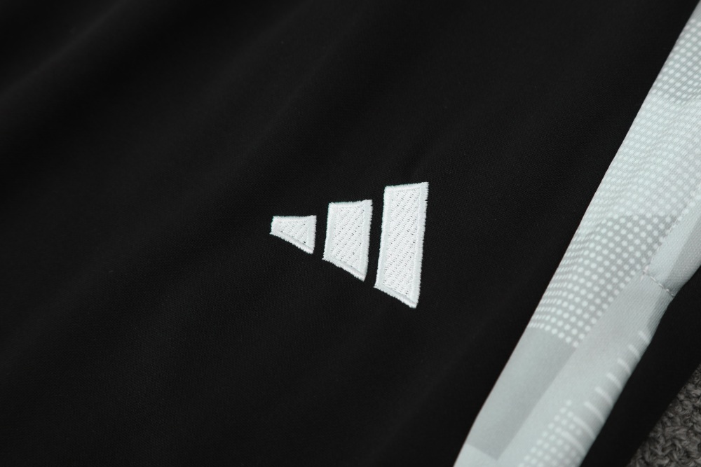 2025/2026 Real Madrid Adult Long Sleeve Hood Kit