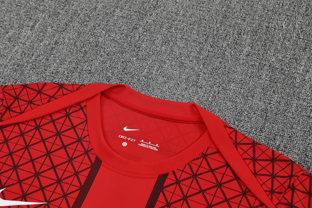 2025/2026 Paris Saint-Germain Red Short-Sleeve Training Kit