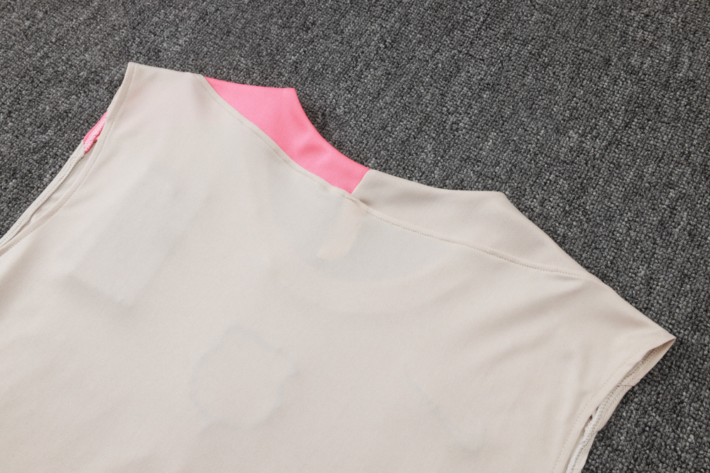 2025/2026 Barcelona off-white sleeveless training kit
