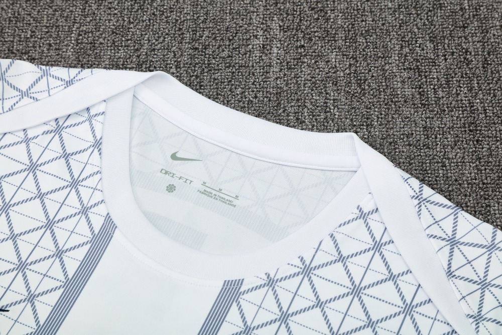 2025/2026 Paris Saint-Germain White Short-Sleeve Training Kit