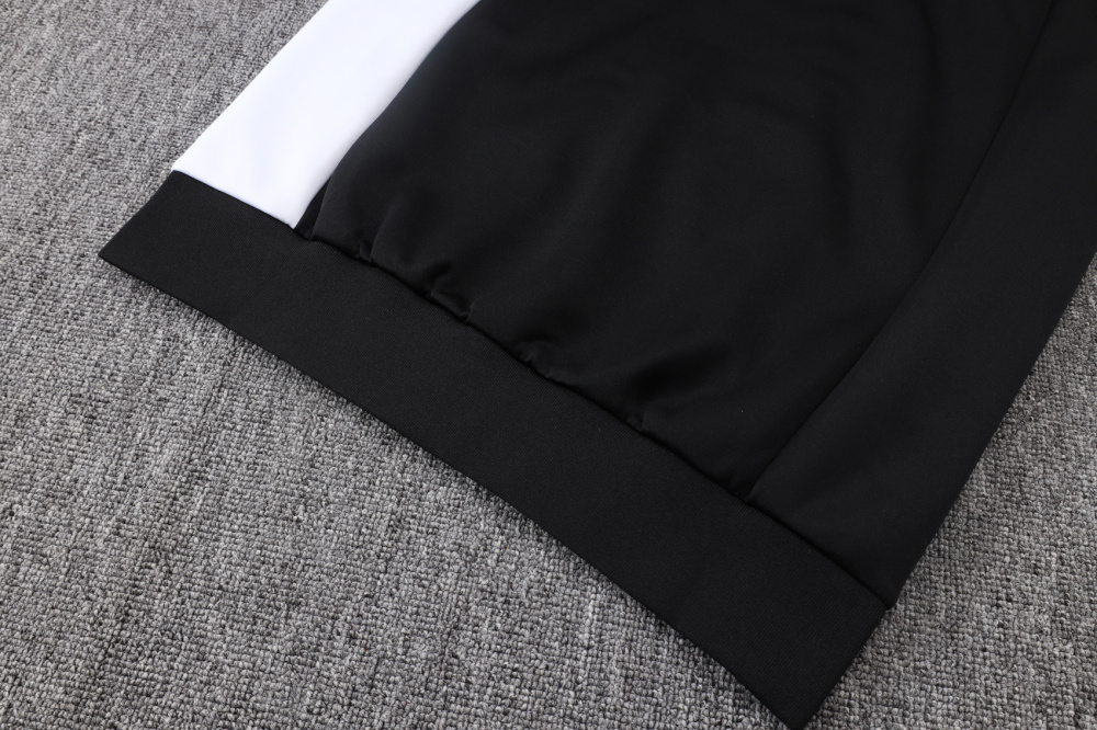 2025/2026 Paris Saint-Germain Black and White Long-Sleeved Training Suit Kit with Long Zipper and Hood