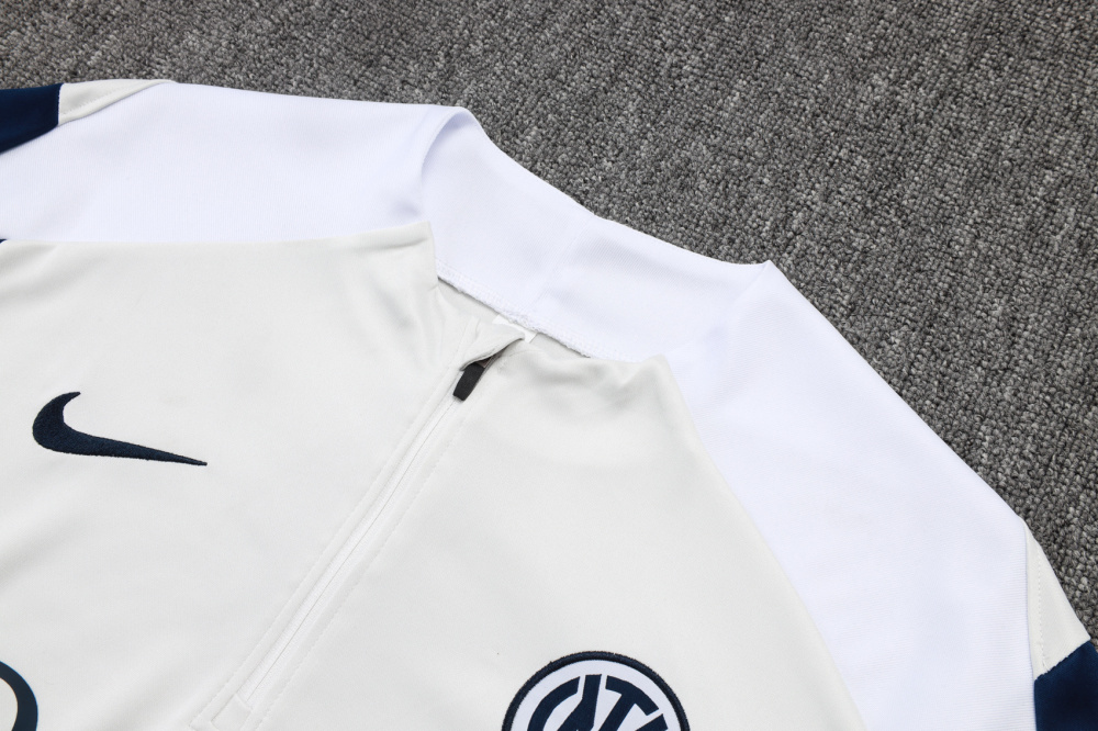 2025/2026 Inter Milan Off-white Long-Sleeved Half-Zip Training Kit