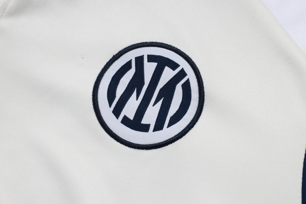 2025/2026 Inter Milan Off-white Long-Sleeved Half-Zip Training Kit