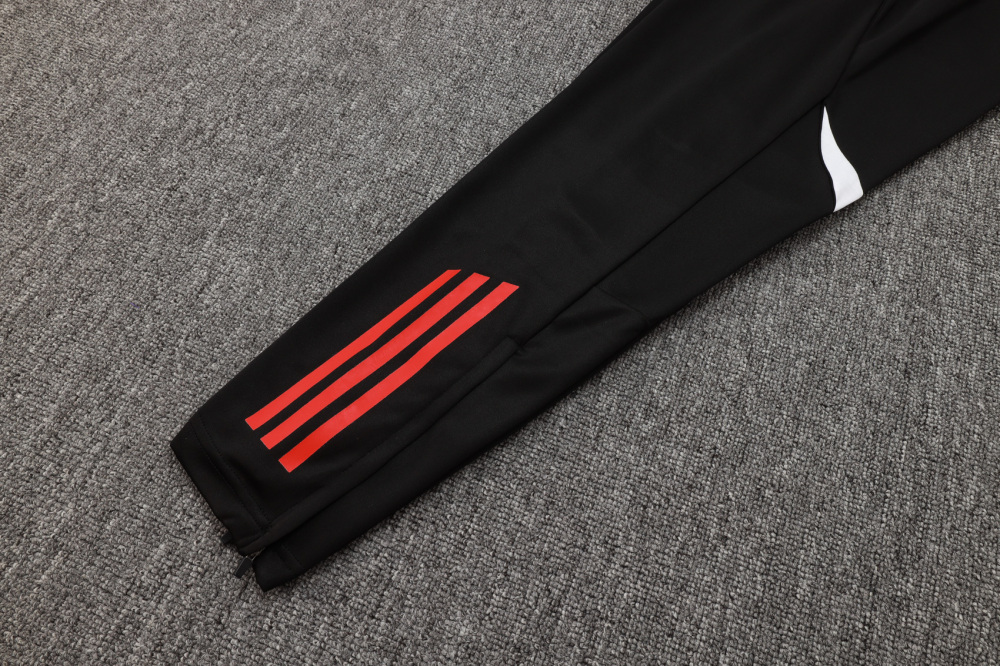 2025/2026 Liverpool Red/Black Half-Zip Long-Sleeve Training Kit