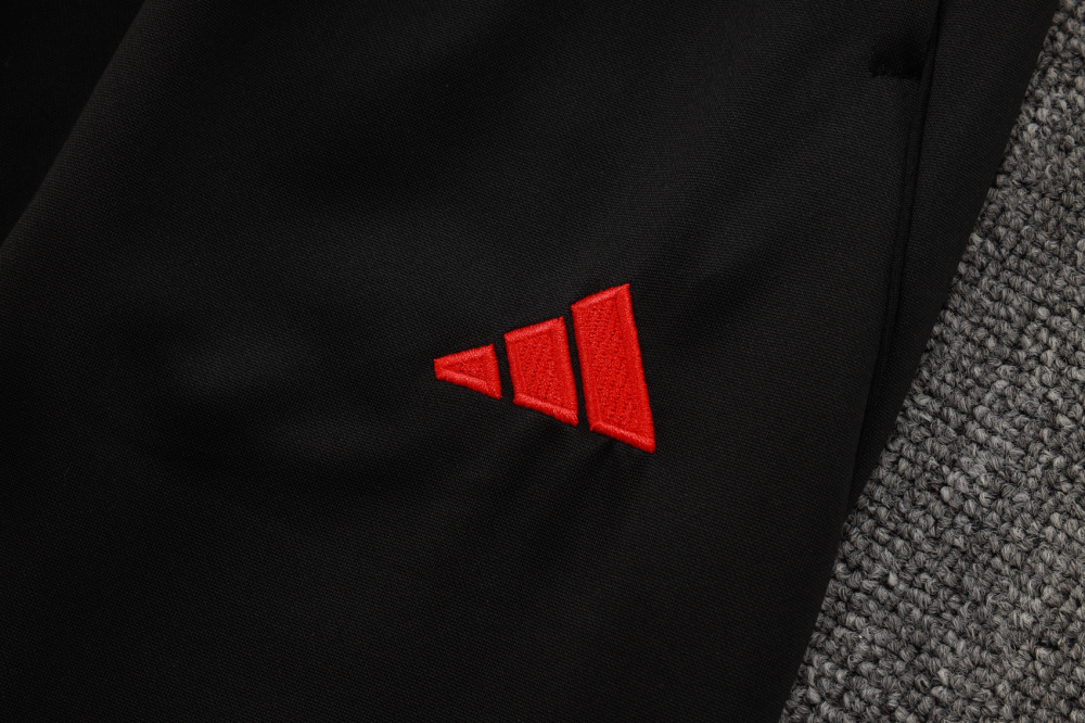 2025/2026 Liverpool Red/Black Half-Zip Long-Sleeve Training Kit