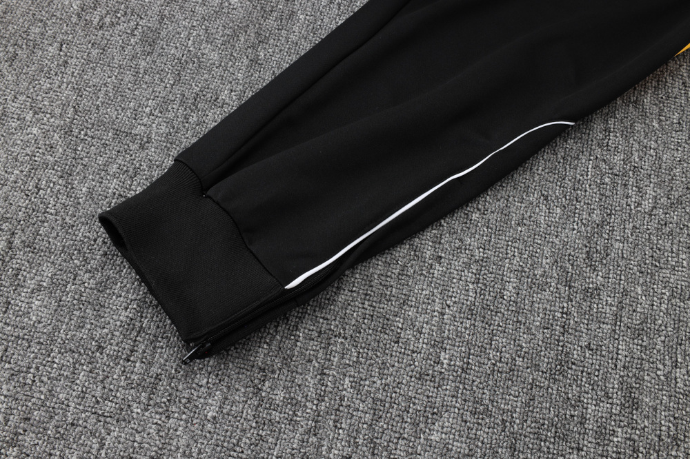 2025/2026 Real Madrid Black Long-Zip Long-Sleeve Training Kit