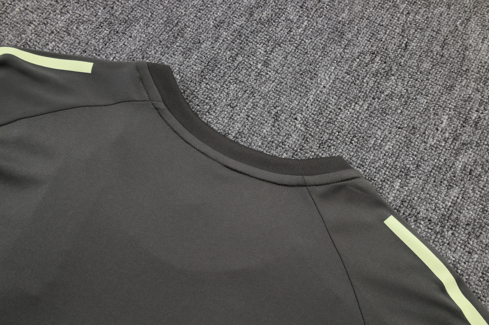 2025/2026 Real Madrid Grey-Green Short-Sleeve Training Kit