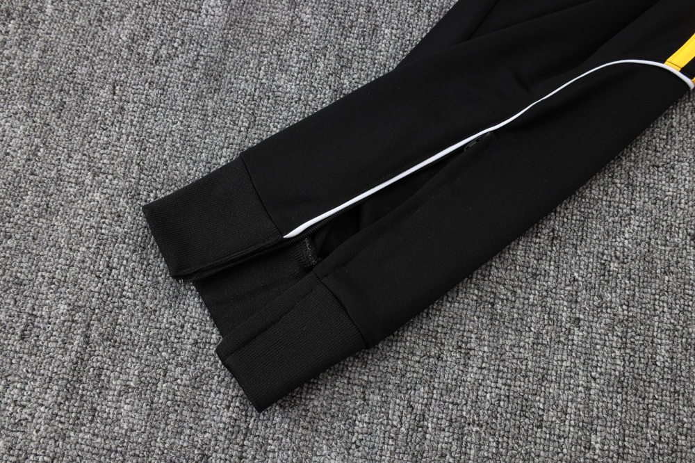 2025/2026 Real Madrid Black Long-Zip Long-Sleeve Training Kit