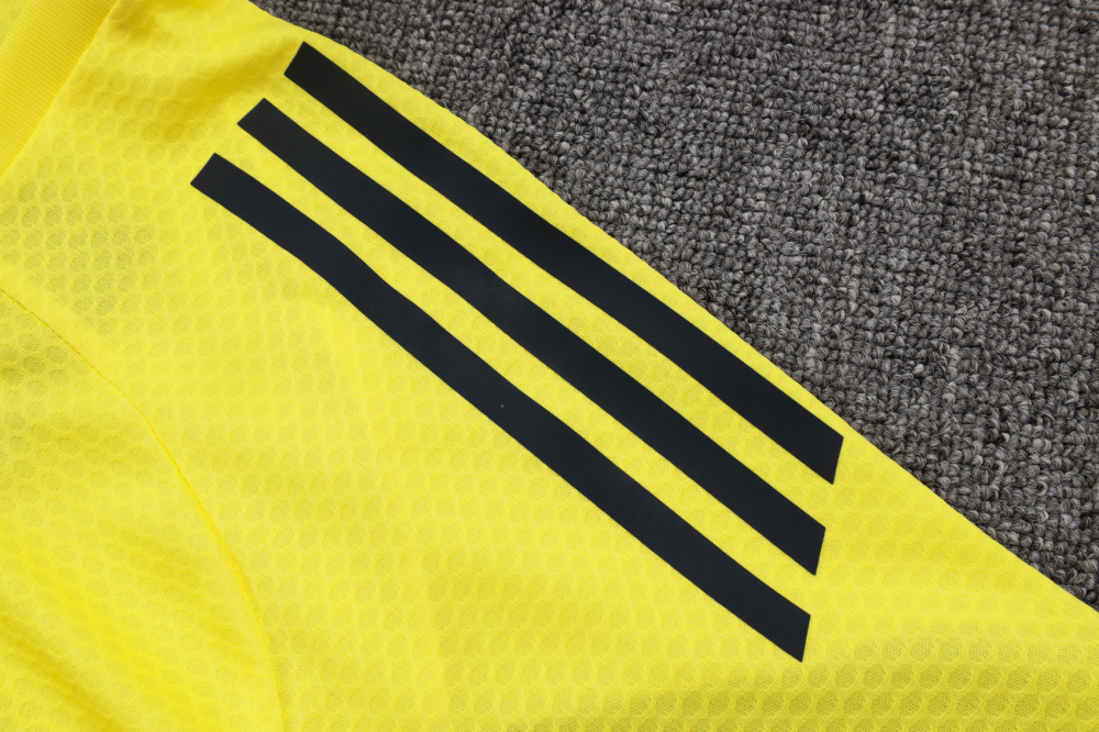 2025/2026 Real Madrid Yellow Short-Sleeve Training Kit
