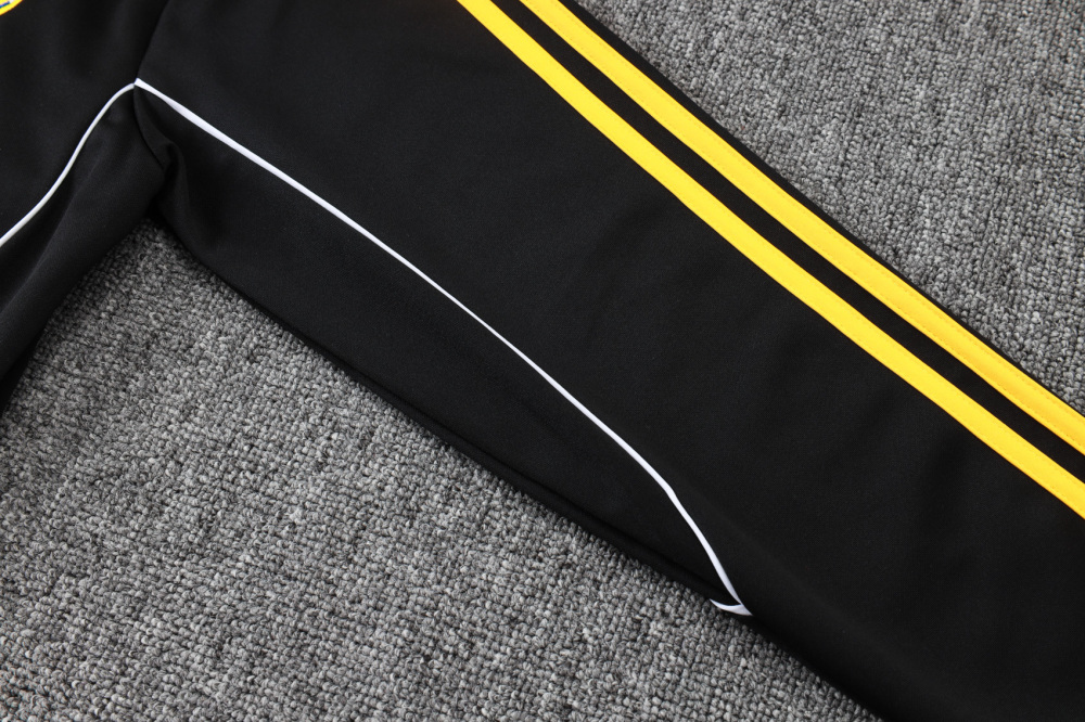 2025/2026 Real Madrid Black Long-Zip Long-Sleeve Training Kit