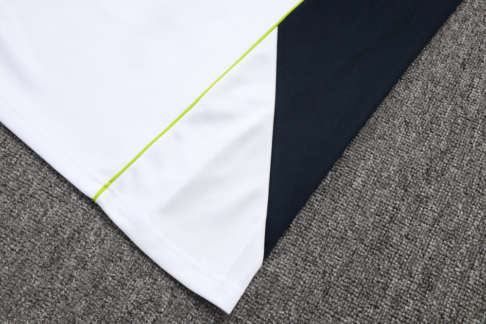 2025/2026 Real Madrid White Retro Half-Zip Long-Sleeve Training Kit