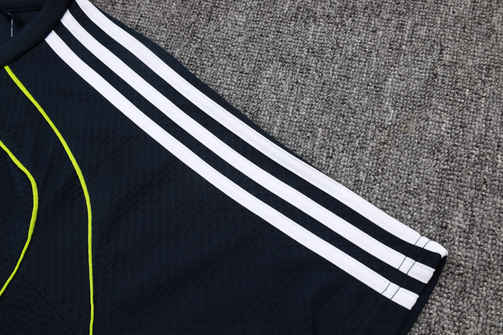 2025/2026 Real Madrid Black Short-Sleeve Training Kit